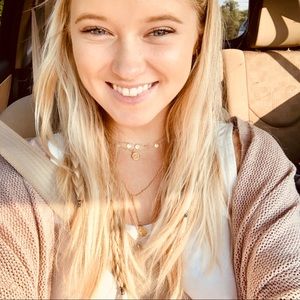 Meet your Posher, Claire